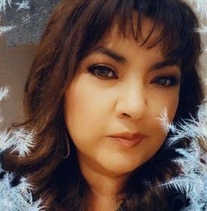 Meet your Posher, Elvia